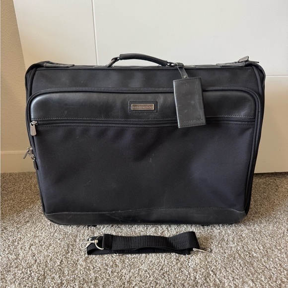 Harrmann Black Carry-On Garment Bag Luggage Roller Multi Compartment - Picture 1 of 7